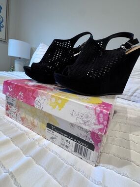 Chinese Laundry Black Perforated Wedge Sandals